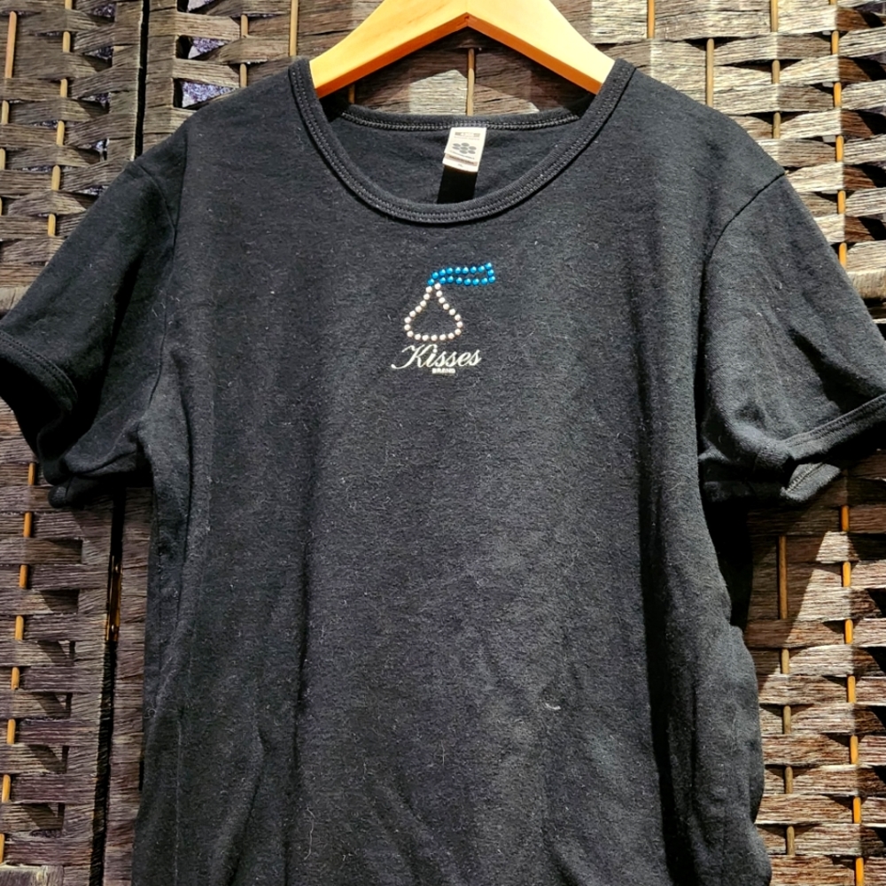 🐞3/33🐞 herseys Kisses tee